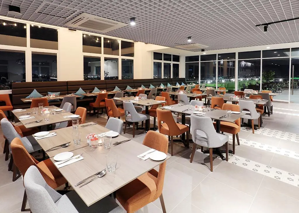 Amerin Hotel Johor Bahru 4*,
