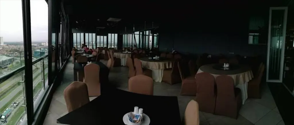 Amerin Hotel Johor Bahru 4*,