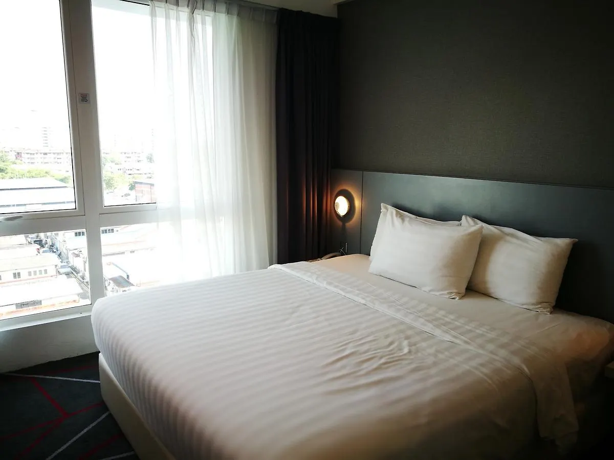 Amerin Hotel Johor Bahru 4*,